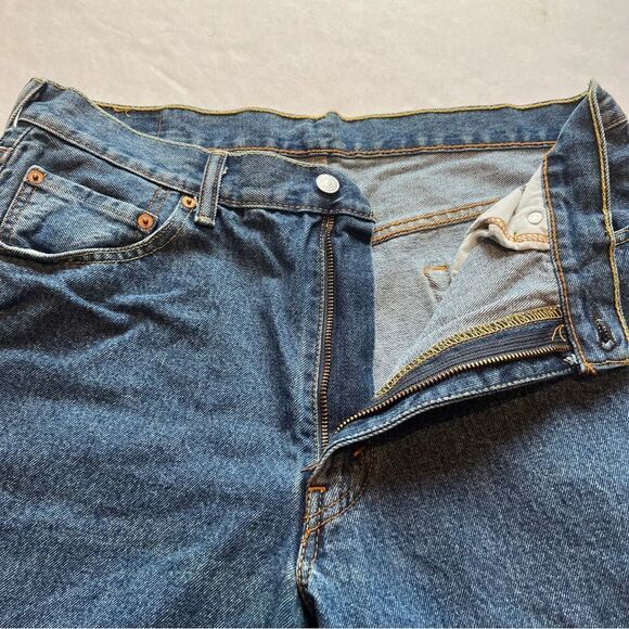Levi's Men's Faded Blue Jeans 550 Size W36 L32 - Picture 4 of 12